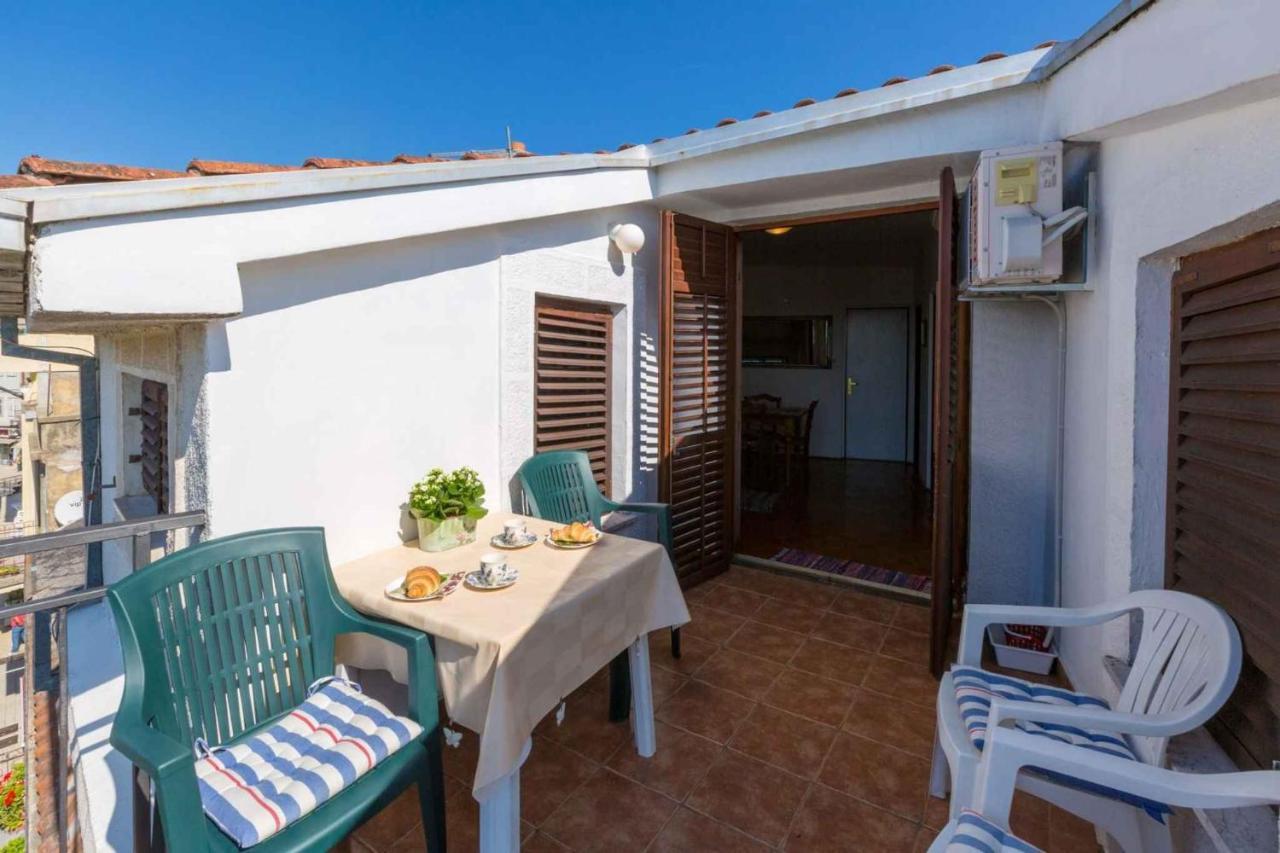 Apartment In Crikvenica 5600 ภายนอก รูปภาพ
